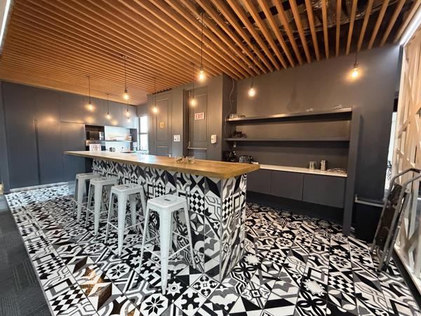 584 m² Commercial space