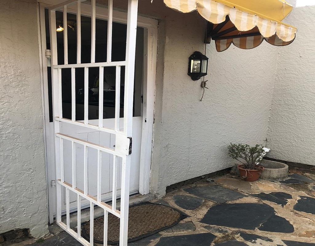 Garden Cottage in Linden