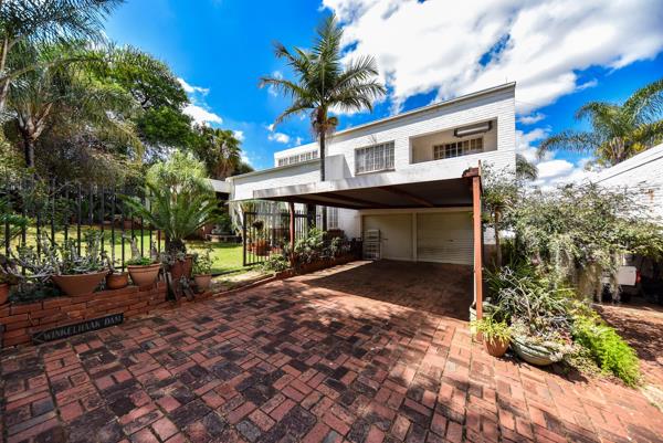 6 Bedroom House