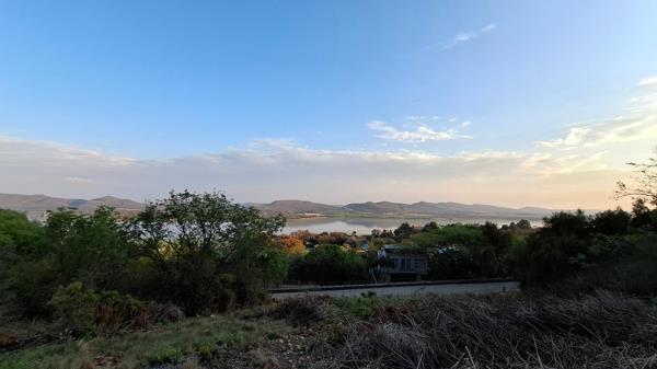 925 m² Land
