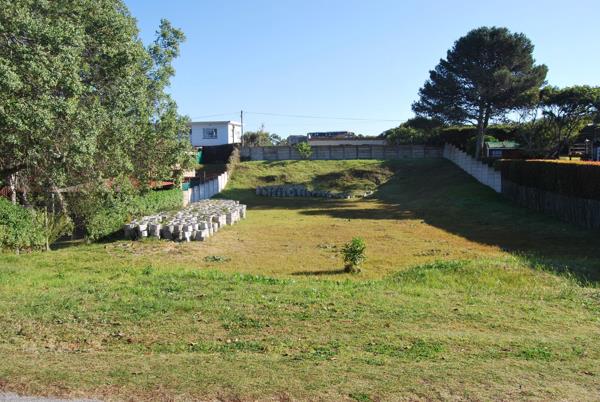 1 115 m² Land