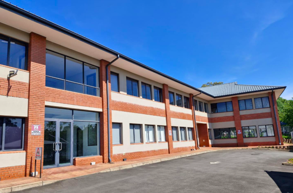 958 m² Commercial space