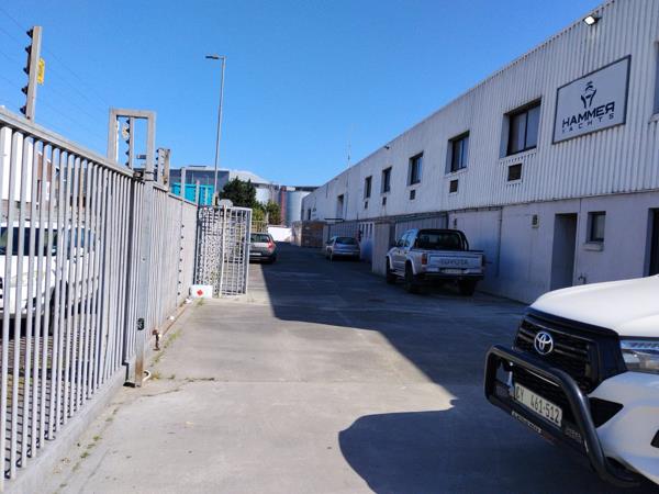 1 957 m² Industrial space