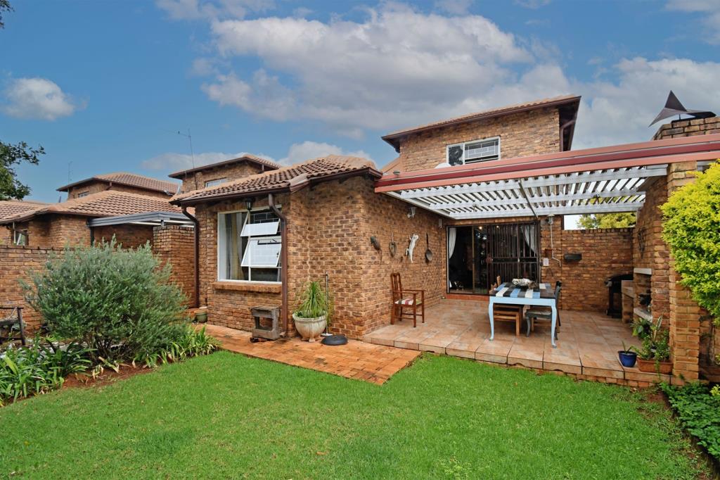 4 Bedroom Townhouse
