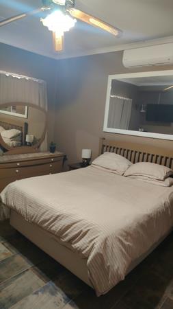 1 Bedroom House