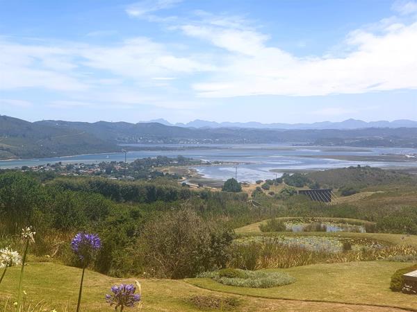 422 m² Land