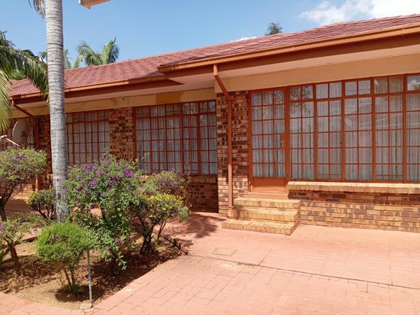 6 Bedroom House