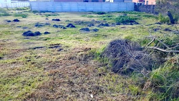 1 110 m² Land