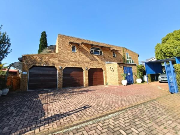 6 Bedroom House