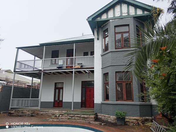 10 Bedroom House
