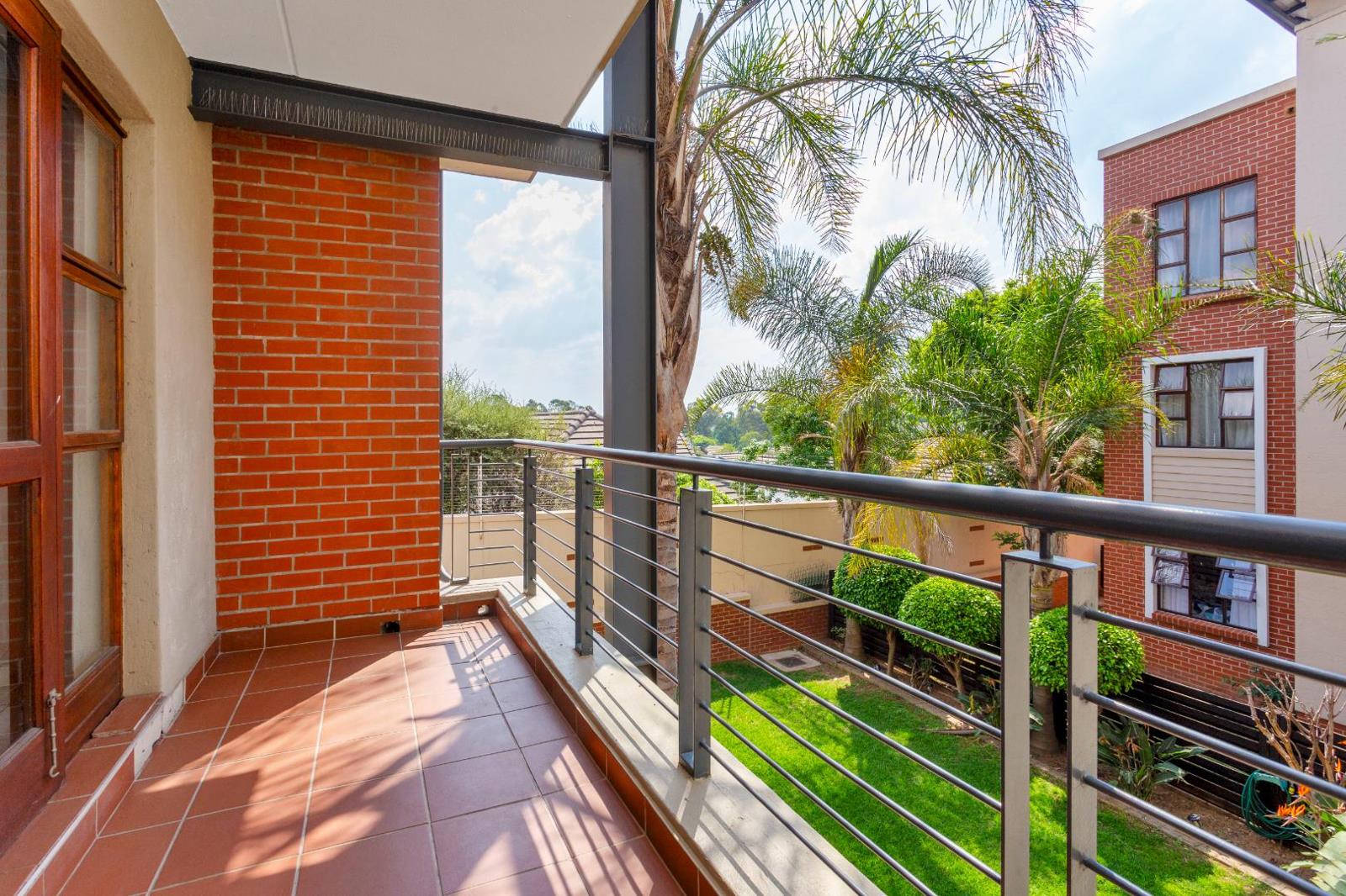 2 Bedroom Apartment in Douglasdale