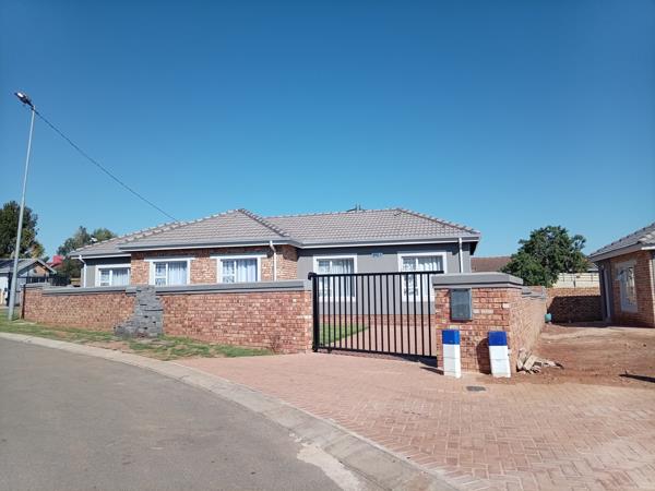 4 Bedroom Townhouse