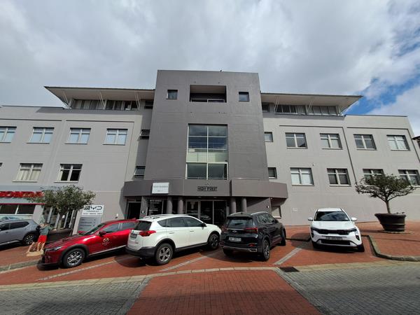 141 m² Commercial space