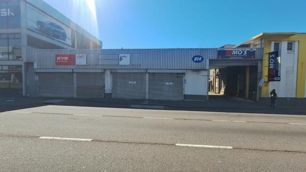 706 m² Industrial space