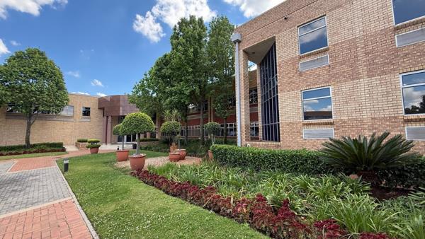 1 273 m² Office Space