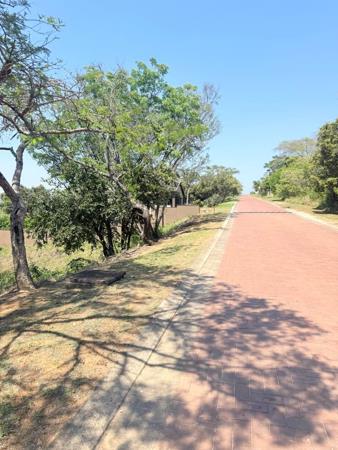 1 282 m² Land