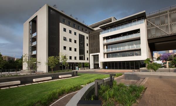 589 m² Commercial space