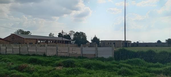 270 m² Land