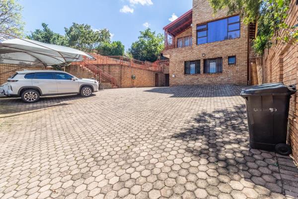 6 Bedroom House