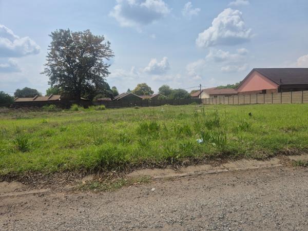 1 060 m² Land