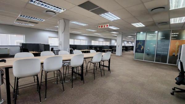 1 516 m² Commercial space
