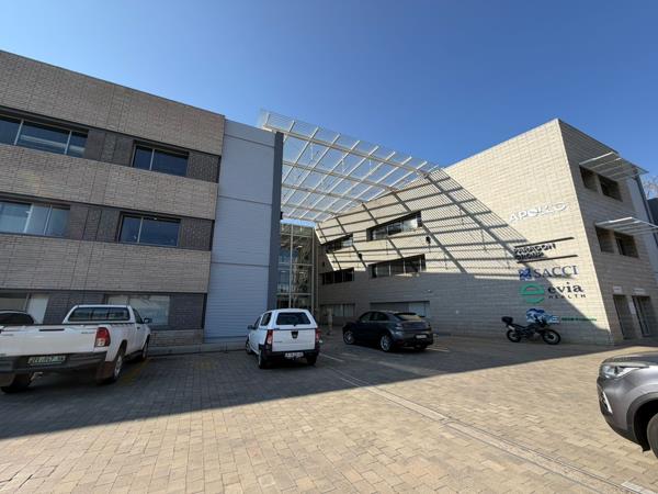 936.7 m² Commercial space