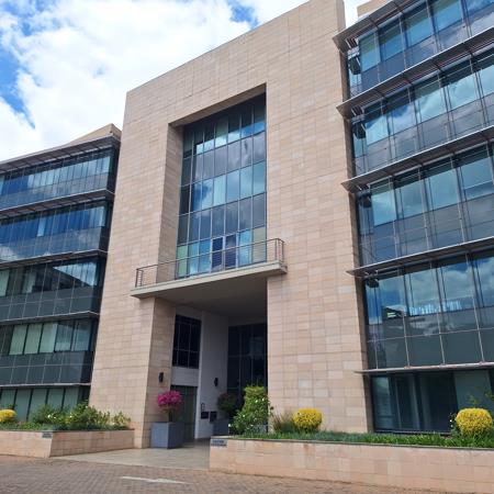 898.1 m² Commercial space