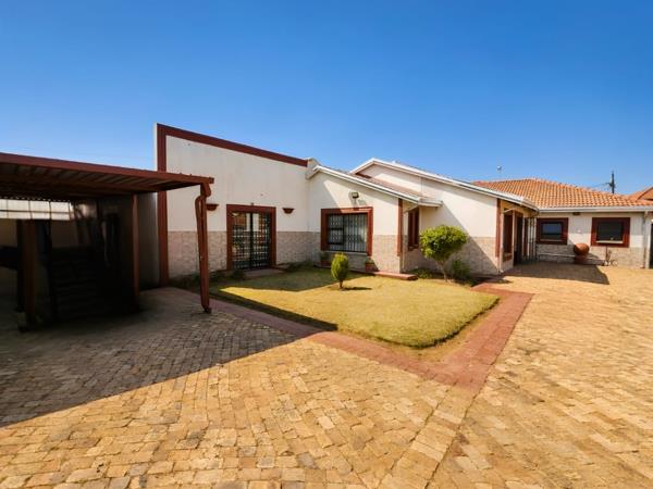 6 Bedroom House