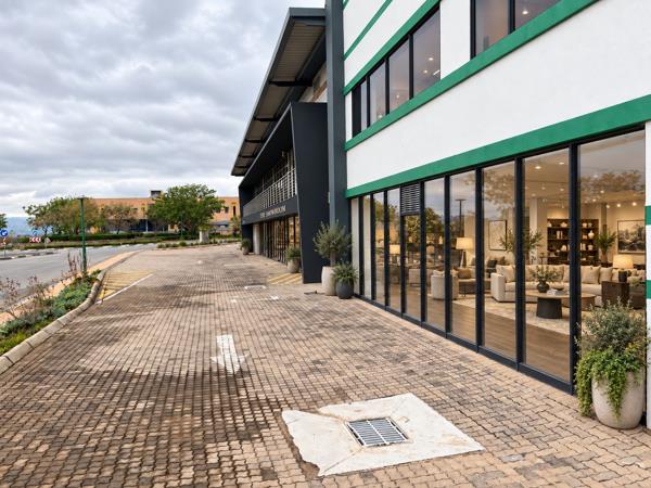 329 m² Commercial space