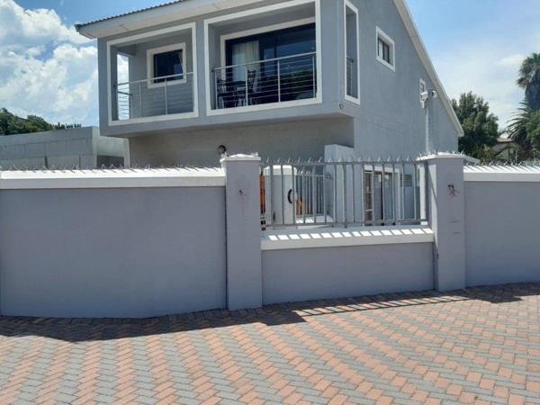 9 Bedroom House