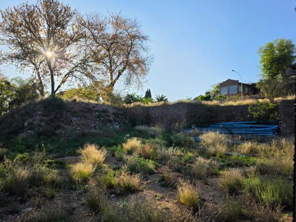 1 483 m² Land