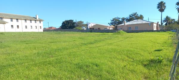 895 m² Land