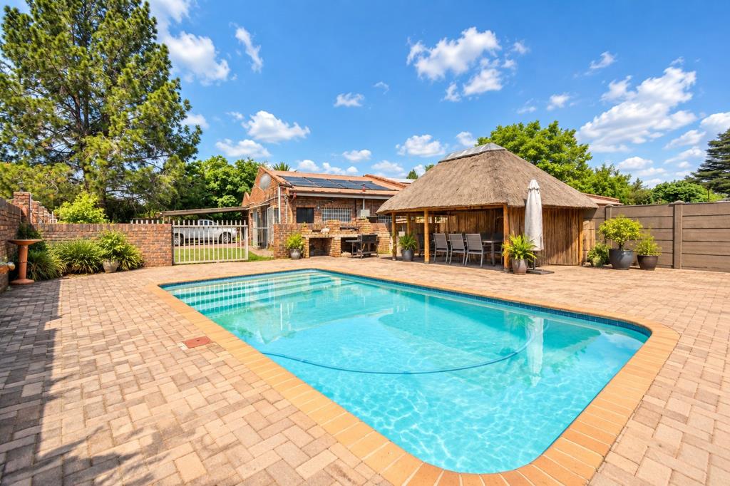 6 Bedroom House