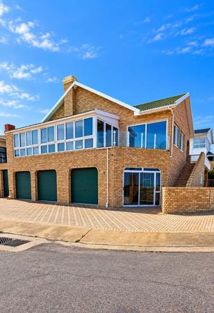 6 Bedroom House