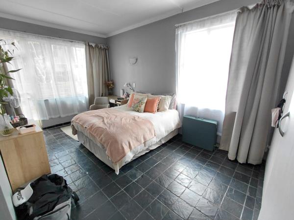 10 Bedroom House