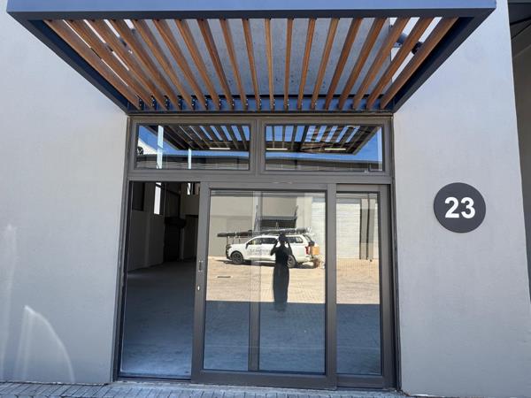325 m² Commercial space