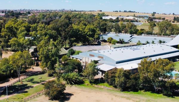 28 000 m² Commercial space
