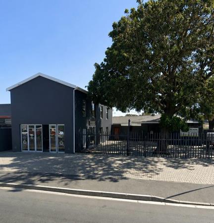 200 m² Commercial space