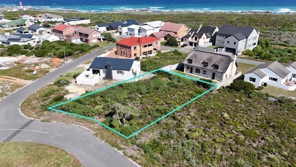635 m² Land