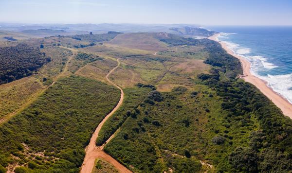 1 070 m² Land