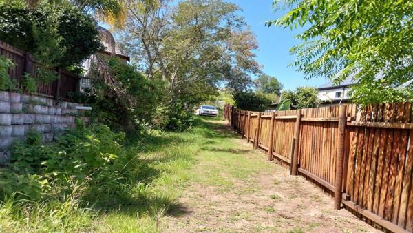 1 013 m² Land