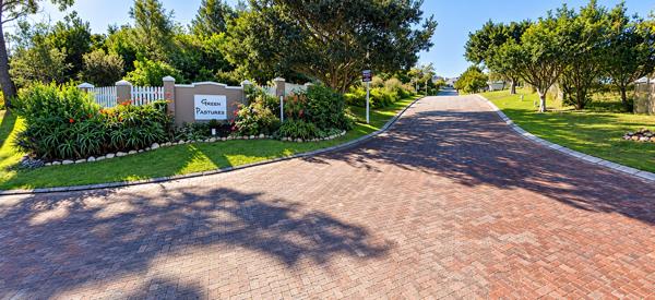 787 m² Land