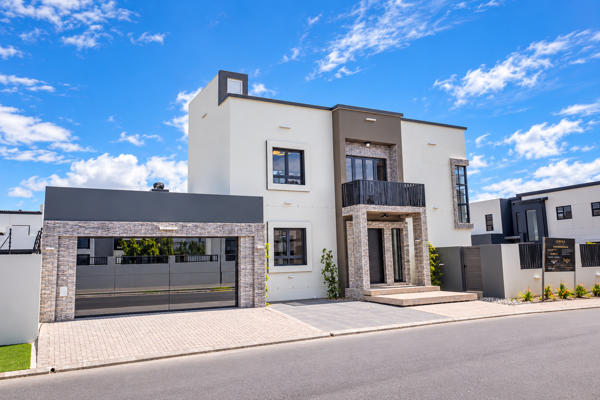 6 Bedroom House