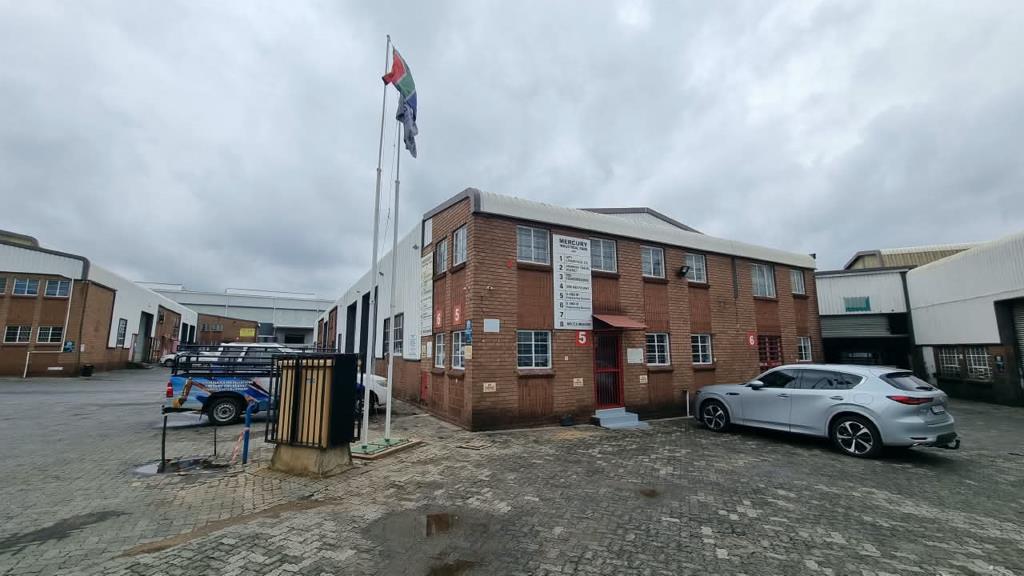 690 m² Industrial space