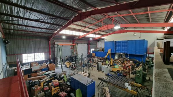 690 m² Industrial space