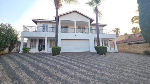 6 Bedroom House