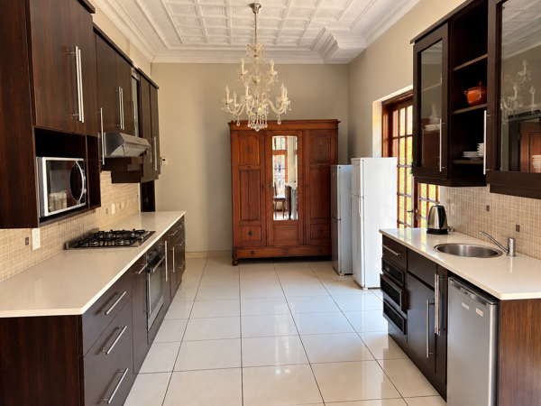 10 Bedroom House