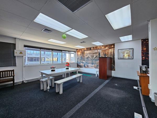 200 m² Commercial space