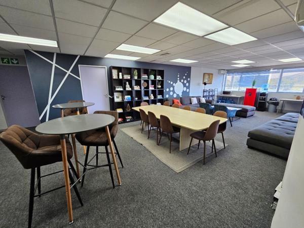 332 m² Commercial space