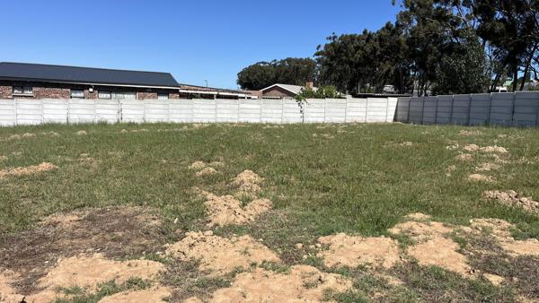 841 m² Land